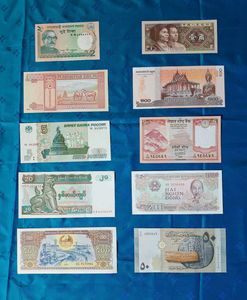 Currency Collection 10 Foreign Notes