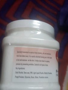 Silry Aroma Fruit Facial Cream