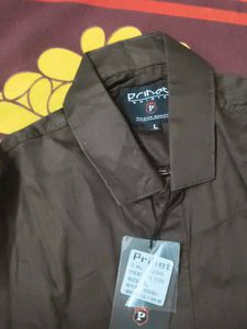 a brand new shirt withen tag
