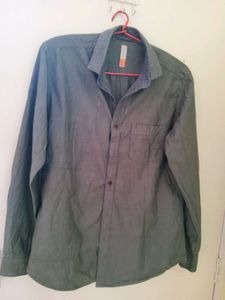 Men shirt With No Flaws( SIZE: MEDIUM)