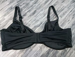 40.C Black Look 💚