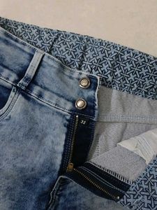 Light Wash Denim Capri Jeans