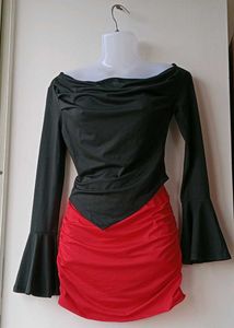 Asymmetric one shoulder flare sleeve top