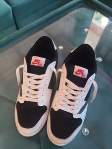 Nike Travis Scott (Cactus) Sneakers