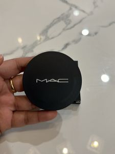 ⭐️MAC⭐️ Mirror sleek And Sturdy Matte Black