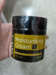 ustraa Moisturizing Cream