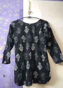 Black &amp; White Floral Print Short Kurti