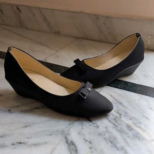 Black Wedges