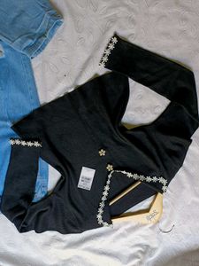Pinterest Asthetic Fitted Pullover 🖤