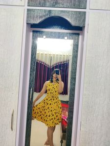 Yellow And Black One Piece💛