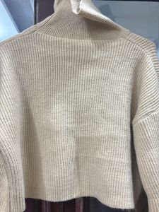 Crop Woollen sweater