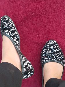 Sequined Ballerinas 🖤