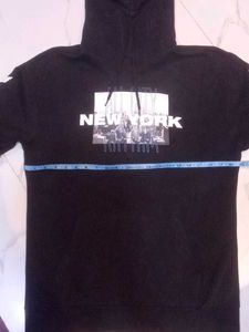 H&amp;M New York Hoodie - Stylish Pullover