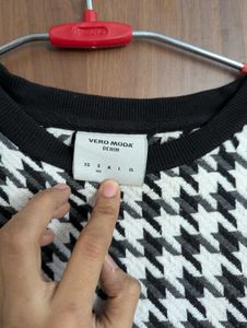 Houndstooth Crop Top
