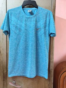 Nike T-Shirt