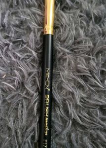 Me-On Brush Master