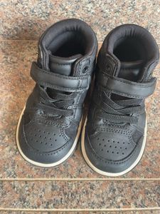 Zara Black High-Top Sneakers