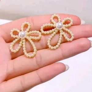 Flower Pearl Earrings