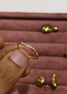 14K Solid Gold Thin Mobius Ring