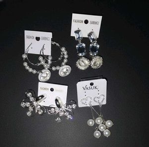 4 pairs of Earring Bundle
