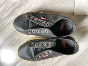 Levi's Black Sneakers