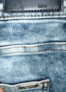 Embroidered Floral Detail Jeans