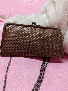 Elegant Clutch With Chain Strap
