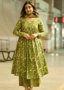 Elegant Floral Print Kurta Set