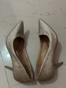 Carlton London Gold Heels