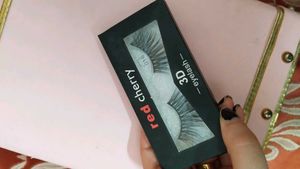 Eye lashes