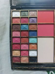 SHILLS Eyeshadow Palette