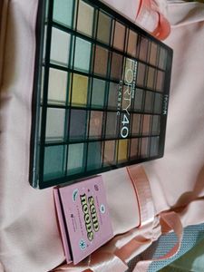 Nicka K Newyork 40 Classic Eyeshadow Pallete Combo