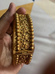 Screw Bangle