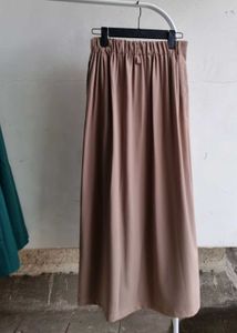 Chic Brown Midi Skirt with Side Pockets