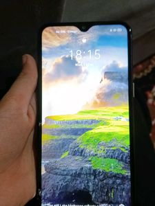 realme 3 32gb 3gbram Phone