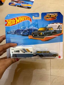 Hot Wheels Track Fleet - Volvo 240 Estate