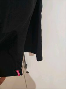 Negotiable black under skirt for sarees