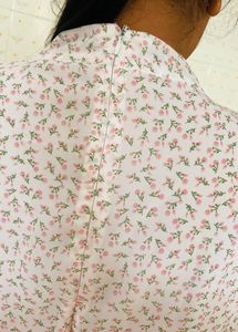 White Floral Top🌸