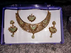 Elegant Necklace Set