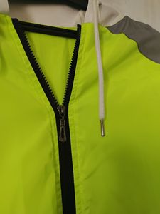 Sports Jacket Cropped Accepting Reasonable Offer ?