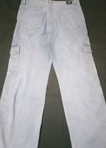 Light Wash Cargo Jeans - Wide Leg