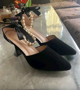 Black Pointed Heels For Women