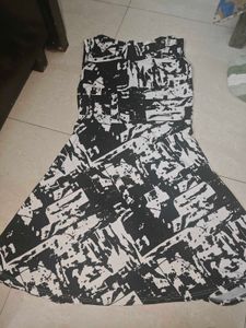 women Middie skirt