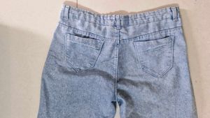 light washed blue straight fit jeans👖