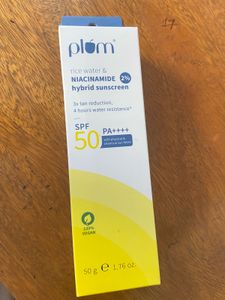 Plum 2% Niacinamide &amp; Rice Water Hybrid Face Sunsc
