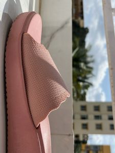 OOFoam Women&#39;s Slides