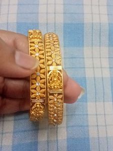 Free Jhumka For Golden Bangle
