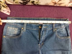 Jean&#39;s ( Almost New)