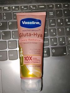 Vaseline Gluta-Hya Dewy Radiance Serum