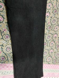 Men lightly washed baggy fit jeans